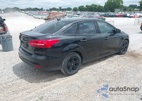 2017 Ford Focus S из США, поврежденный, VIN 1FADP3E28HL328212